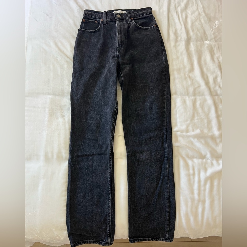 Abercrombie Curve Love Ultra High Rise 90s Straight Jeans, size 25